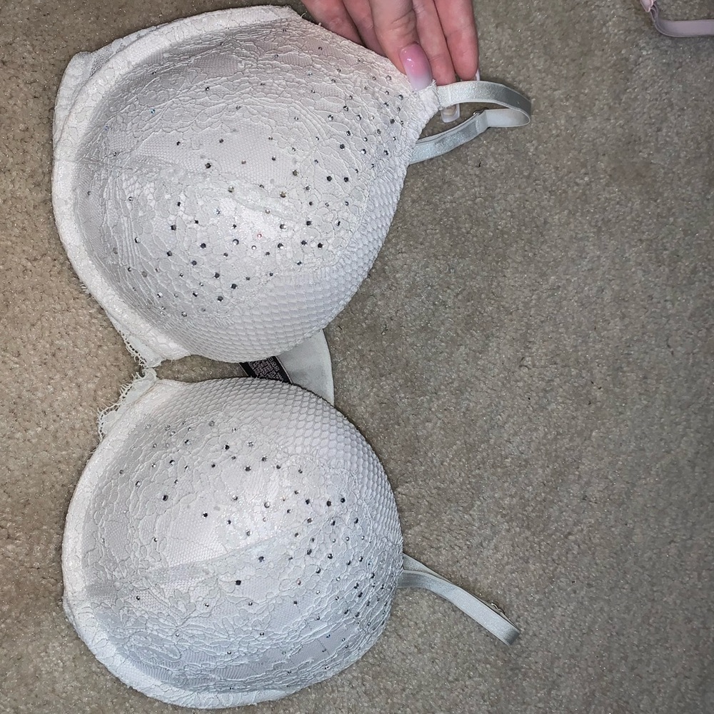 Victoria’s Secret Bra 34DD